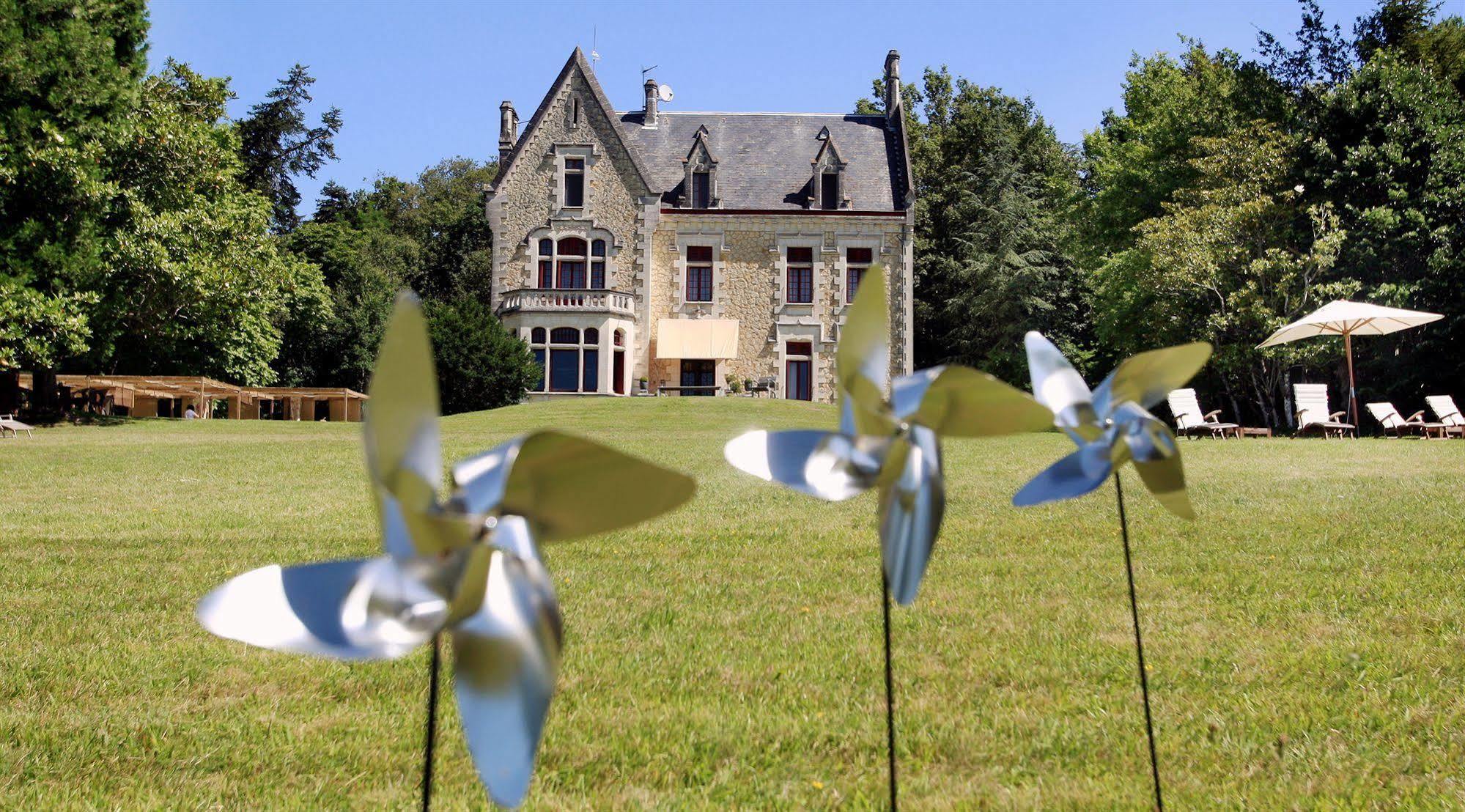 Chateau La Thuiliere Saint-Front-de-Pradoux ภายนอก รูปภาพ