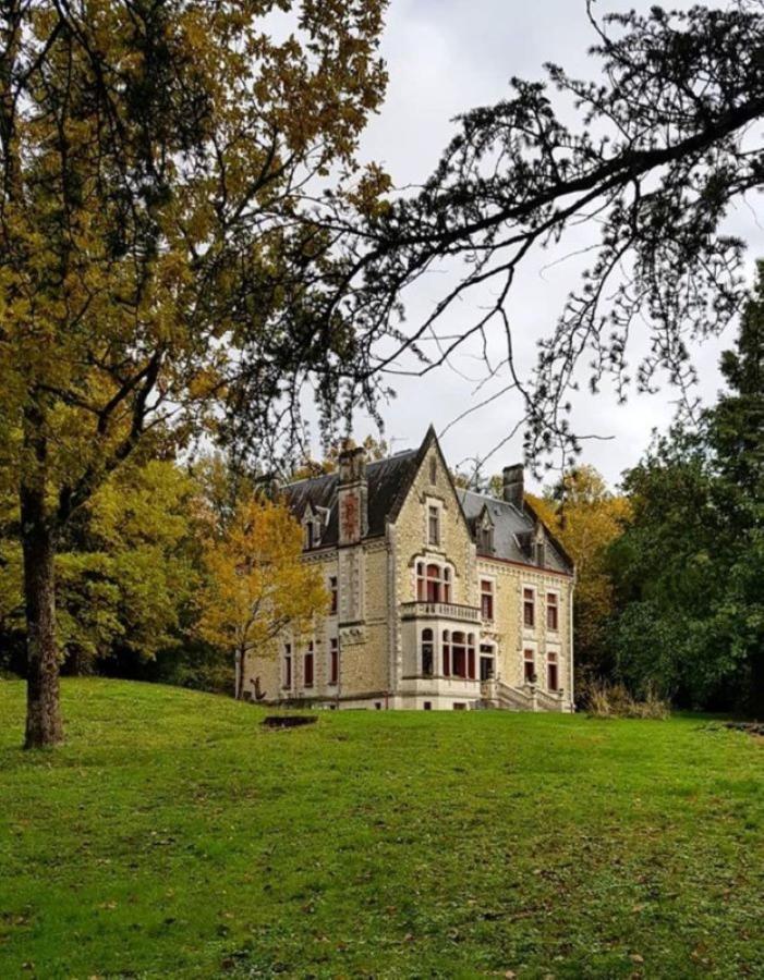 Chateau La Thuiliere Saint-Front-de-Pradoux ภายนอก รูปภาพ